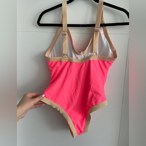 Pink Lily bathing suit size medium, brand new never worn! - Picture 3 of 3